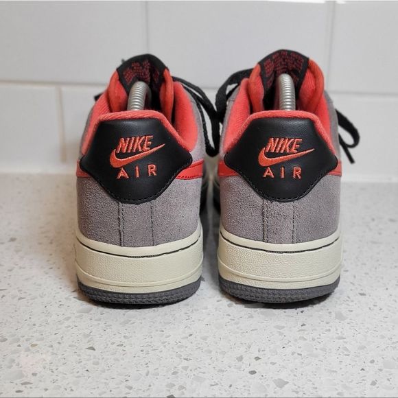 Vintage Nike Air Force 1 '07 - Picture 9 of 13